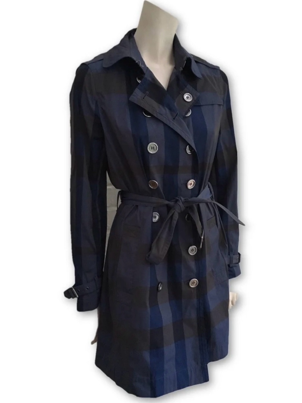 Burberry Brit Black and Navy Plaid Trench Coat Lined and Belted, size 6.